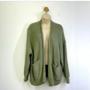 Urban Outfitters- Light Green Knitted Long Sleeve Open Cardigan Size Small